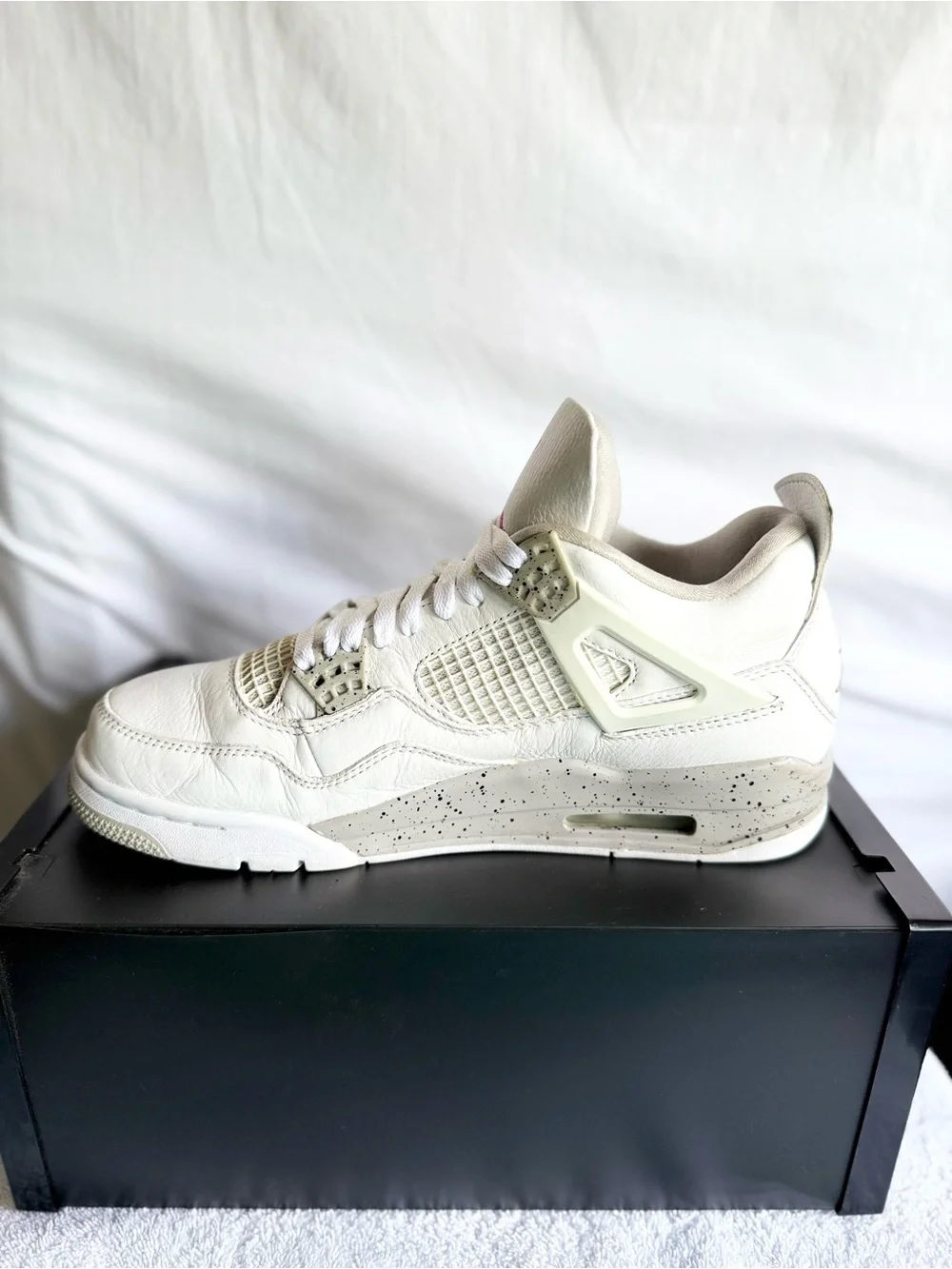 AUTHENTIC Jordan 4 Retro White Oreo size 10 CT8527-100 2021 PRE-OWNED